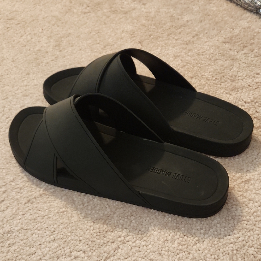 Steve Madden Black Textured Sole